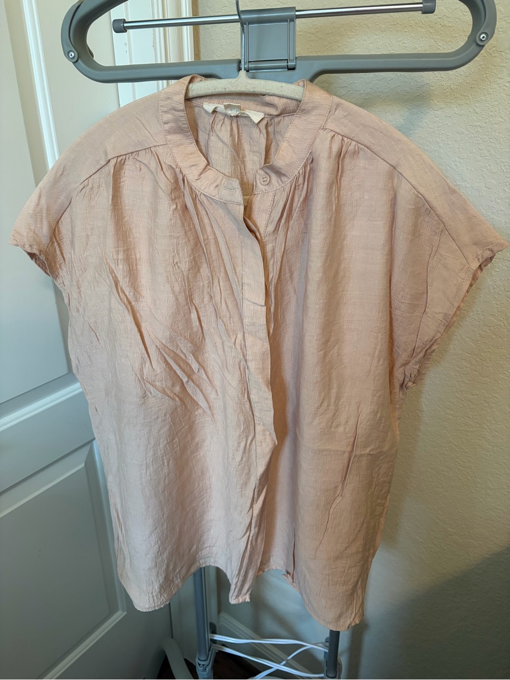 Vine & Love Tan Short-Sleeve Button-Front Blouse